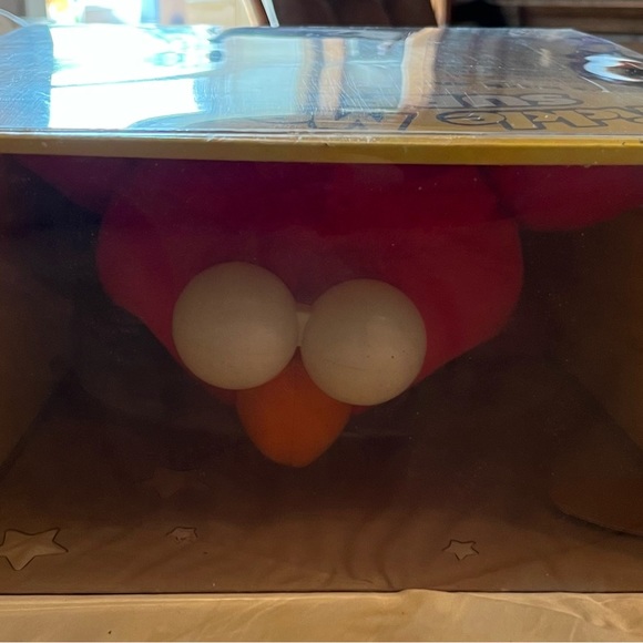 5th Anniversary Edition Tickle Me Elmo - Picture 5 of 6